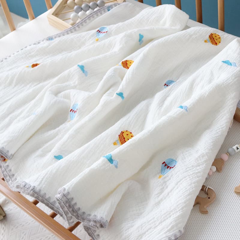 優しさつつむ刺繍ガーゼケット