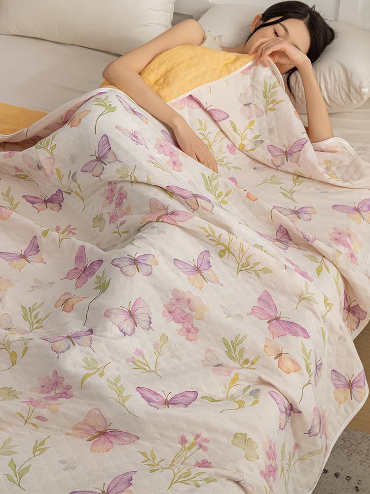 優しい眠りの草花模様ガーゼケット